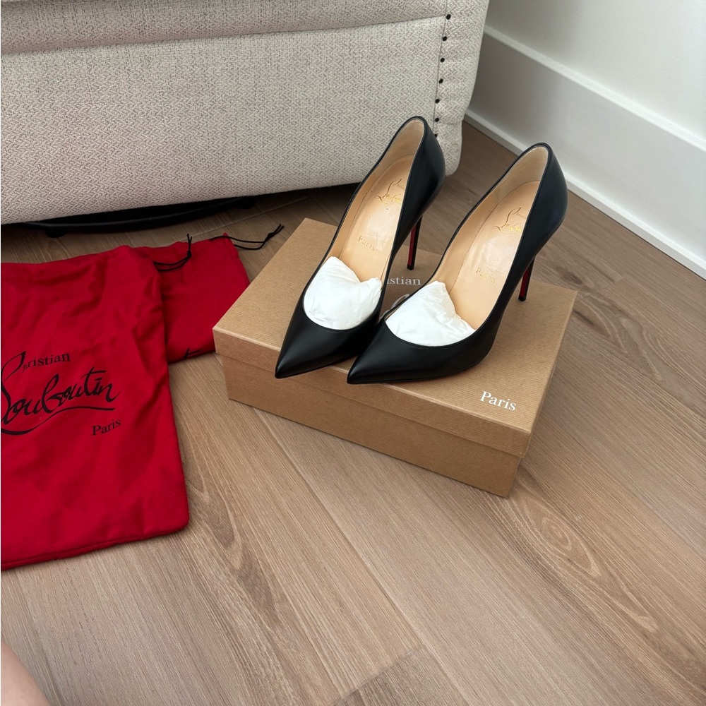 Saks Fifth Avenue Black Heels Timeless Elegance